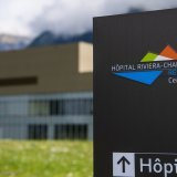 Le retour à l'équilibre financier de l'Hopital Riviera Chablais (HRC) à Rennaz (VD) est finalement plutôt attendu pour 2028 que pour 2026 (archives). Keystone/JEAN-CHRISTOPHE BOTT